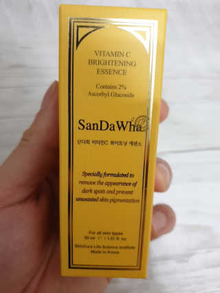 [스킨큐어] 산다화 비타민C 화이트닝 에센스 30ml — 5점을 준 리뷰어가 2019년 7월 올린 사용 사진