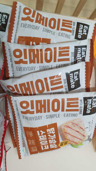 랭킹닭컴 잇메이트 닭가슴살 스테이크 혼합 1kg — 5점을 준 리뷰어가 2019년 12월 올린 사용 사진