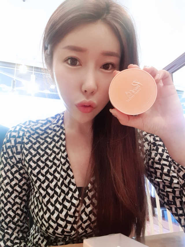 [블랙루즈] 피치 커버 벨벳 쿠션 2종 중 택1 리뷰 사진