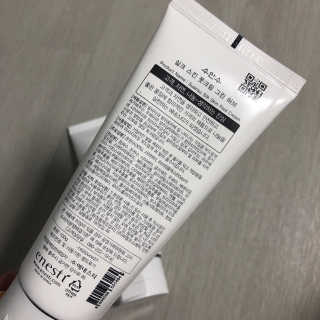 (주)에네스티 에네스티 수안수 실크스킨 풋크림 1+1 — 5점을 준 리뷰어가 2019년 11월 올린 사용 사진