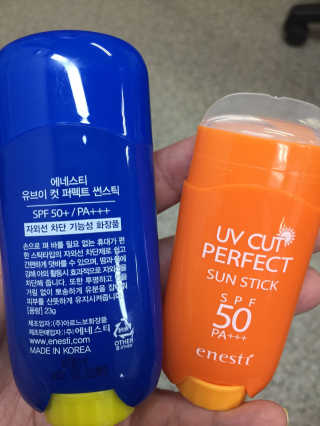 (주)에네스티 유브이 컷 퍼펙트 썬스틱 23g+15g — 4.17점을 준 리뷰어가 2018년 3월 올린 사용 사진
