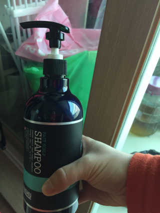 다슈코리아 다슈 데일리 패스트 한방 두피 샴푸 500ml — 4.5점을 준 리뷰어가 2017년 4월 올린 사용 사진