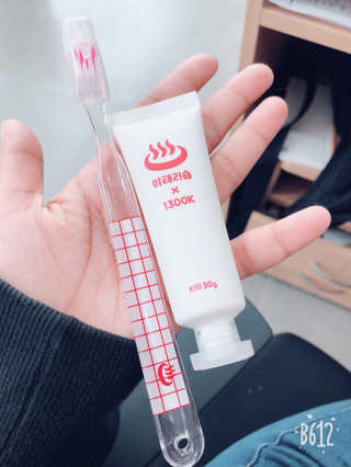 이태리숍 덴탈케어_치약 칫솔 — 4.17점을 준 리뷰어가 2018년 4월 올린 사용 사진