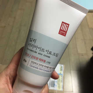 일리윤 세라마이드 아토 집중 크림 — 5점을 준 리뷰어가 2017년 6월 올린 사용 사진