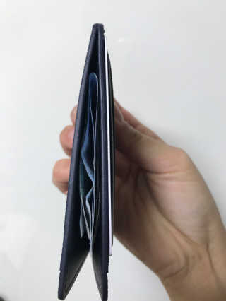 디랩 CM 카드지갑 — 5점을 준 리뷰어가 2017년 3월 올린 사용 사진