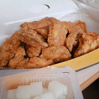 [치킨마루]-  빠사칸윙봉현미 + 콜라 500ml — 5점을 준 리뷰어가 2019년 7월 올린 사용 사진
