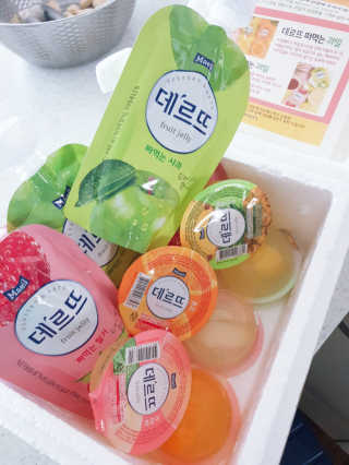 데르뜨 떠먹는 과일 3종, 짜먹는 과일 2종 총 10개 체험 — 5점을 준 리뷰어가 2020년 3월 올린 사용 사진