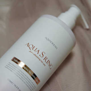 아쿠아큐링 아쿠아S링 퓨어리프레싱 헤어케어 500ml — 5점을 준 리뷰어가 2018년 7월 올린 사용 사진
