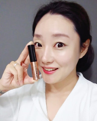 홀리카 홀리카 2016 F/W 리미티드 프로:뷰티 에나멜 볼립틴트 — 4점을 준 리뷰어가 2016년 9월 올린 사용 사진