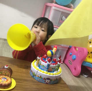 스투피드 (STUPID) 응원깃발(소) 2개 + 응원 메가폰 — 3.5점을 준 리뷰어가 2017년 5월 올린 사용 사진