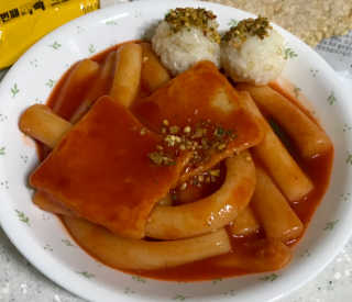 두번째 국떡 국가대표 떡볶이 1팩 + 영미칩 2봉 증정 — 5점을 준 리뷰어가 2019년 2월 올린 사용 사진