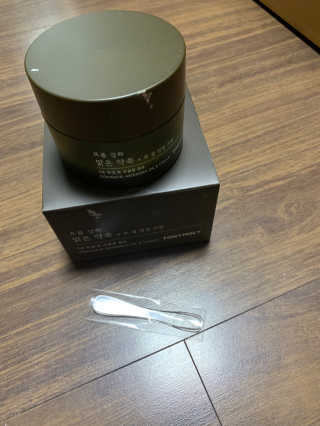 토니모리 프롬 강화 맑은 약쑥 두 겹 진정 크림 — 4.5점을 준 리뷰어가 2019년 8월 올린 사용 사진