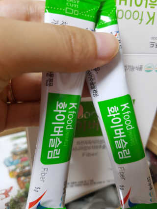 두루원 똥기사의 Kfood 화이버슬림 — 3점을 준 리뷰어가 2018년 7월 올린 사용 사진