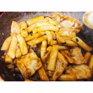 잠실맛집,홍코너떡볶이가우리집에[옛날맛,짜장맛옵션] — 5점을 준 리뷰어가 2019년 11월 올린 사용 사진