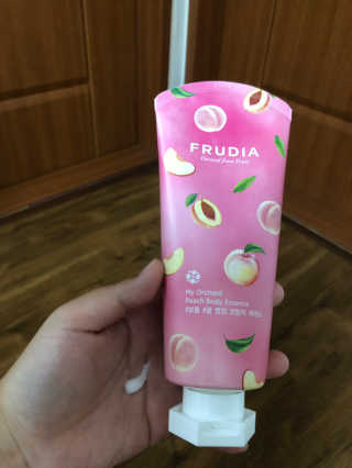 [후르디아] 복숭아 바디워시+바디에센스 세트 — 5점을 준 리뷰어가 2019년 8월 올린 사용 사진