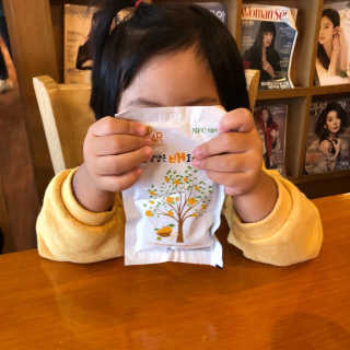 착즙하는 남자 햇살담은 명품 사과즙10포 배도라지즙 10포 — 5점을 준 리뷰어가 2018년 9월 올린 사용 사진