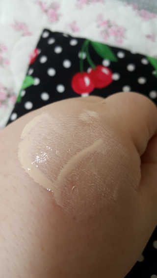 쥴라이Jullai 슈퍼 12 바운스 선 플루이드 SPF50+ PA++++ — 5점을 준 리뷰어가 2019년 8월 올린 사용 사진