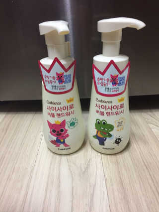 베비언스 핑크퐁 사이사이로 버블 핸드워시 — 4.33점을 준 리뷰어가 2017년 9월 올린 사용 사진