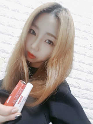 블리스텍스 립 릴리프 크림 립밤, 립 바이브런스 립밤 — 4점을 준 리뷰어가 2018년 11월 올린 사용 사진