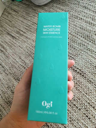 오지아이 워터 밤 모이스처 스킨 에센스 180ml — 5점을 준 리뷰어가 2019년 12월 올린 사용 사진