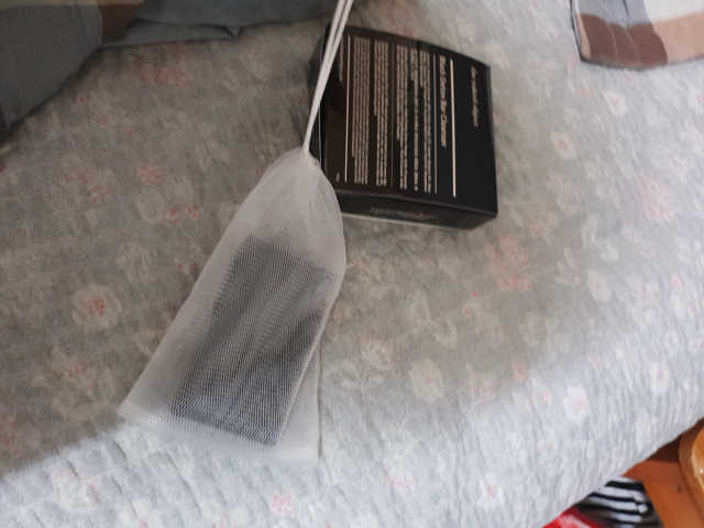 블랙 디톡스 바 클렌저 리뷰 사진