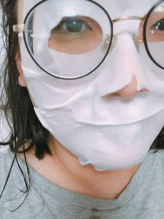 23years old 코쿤 윌로우 실키 마스크 — 5점을 준 리뷰어가 2018년 3월 올린 사용 사진
