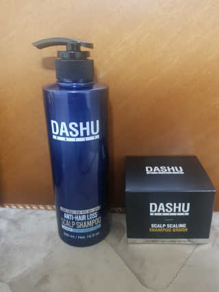 다슈코리아 다슈 단백질 한방 두피 골드 샴푸 500ml +샴푸브러쉬 — 5점을 준 리뷰어가 2019년 10월 올린 사용 사진