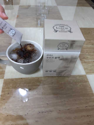 [하우투잇] 뤼에르 쿠르브 블랙 10ml x 30포 총 300ml — 5점을 준 리뷰어가 2020년 3월 올린 사용 사진