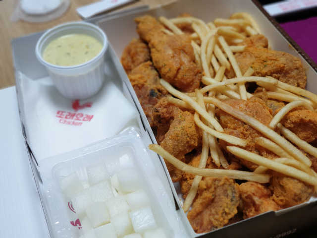 또래오래  콘듀치킨 리뷰 사진
