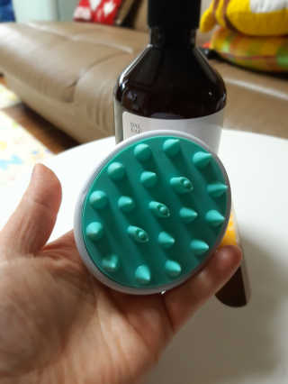 달리프 베러 퍼퓸 샴푸 1000ml 레이니데이 or 일랑로즈 — 2점을 준 리뷰어가 2020년 2월 올린 사용 사진