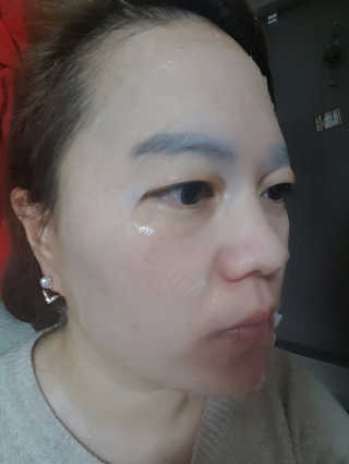 하트시그널샵 하트시그널 마스크팩 톤업-하트팩 — 4.83점을 준 리뷰어가 2018년 11월 올린 사용 사진