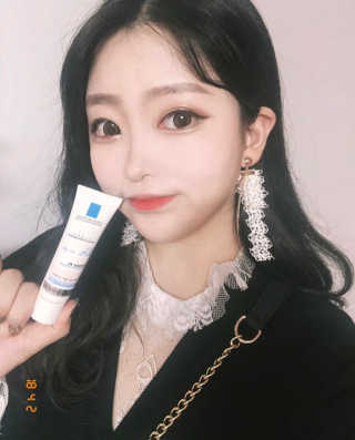 라로슈포제 유비데아 XL 톤업 라이트 크림 — 4.33점을 준 리뷰어가 2018년 4월 올린 사용 사진