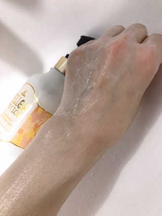 바디홀릭 인샤워 바디퍼퓸 옐로우포션 250ML — 5점을 준 리뷰어가 2019년 4월 올린 사용 사진