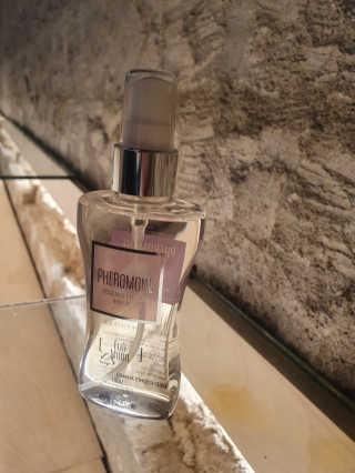 레드컨테이너 페로몬향 퍼퓸 바디미스트 80ml — 4점을 준 리뷰어가 2019년 12월 올린 사용 사진