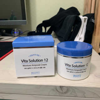 지고트 비타솔루션12 모이스처 앰플 크림 100ml — 3.5점을 준 리뷰어가 2019년 11월 올린 사용 사진