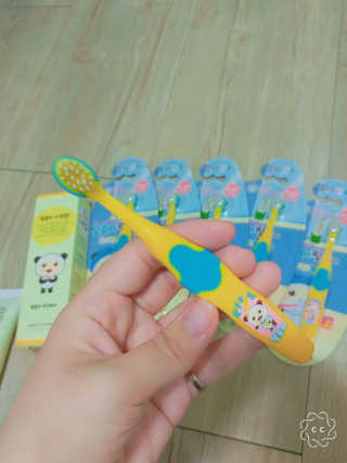 달곰이 어린이 치약+어린이 칫솔 SET — 5점을 준 리뷰어가 2017년 8월 올린 사용 사진