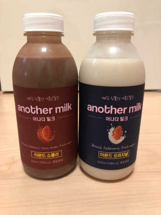 식사대용 아몬드밀크 어나더밀크 500ml X 2병 — 3.83점을 준 리뷰어가 2018년 9월 올린 사용 사진