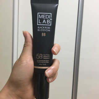 데이셀코스메틱 메디 랩 블랙로즈 블로썸 비비 50g — 4.33점을 준 리뷰어가 2017년 6월 올린 사용 사진