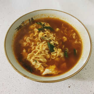 라면 그대로가 제일 맛있는 더엄마라면 — 4.5점을 준 리뷰어가 2019년 9월 올린 사용 사진