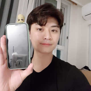하이키키 마블 피규어 컬러젤리 케이스 — 5점을 준 리뷰어가 2019년 5월 올린 사용 사진