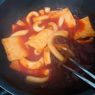 두번째 국떡 국가대표 떡볶이 1팩 + 영미칩 2봉 증정 — 3.5점을 준 리뷰어가 2019년 2월 올린 사용 사진
