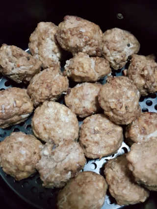 네이처플로우 전주촌놈떡갈비완자450g — 5점을 준 리뷰어가 2018년 10월 올린 사용 사진