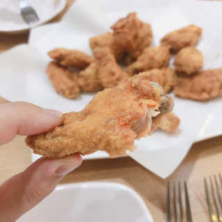 [치킨마루]-  빠사칸윙봉현미 + 콜라 500ml — 5점을 준 리뷰어가 2019년 7월 올린 사용 사진