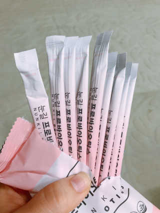 눈길 프로바이오틱스 눈길 콜라겐 프로바이오틱스 — 4점을 준 리뷰어가 2019년 11월 올린 사용 사진