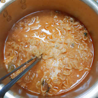 라면 그대로가 제일 맛있는 더엄마라면 — 5점을 준 리뷰어가 2019년 9월 올린 사용 사진