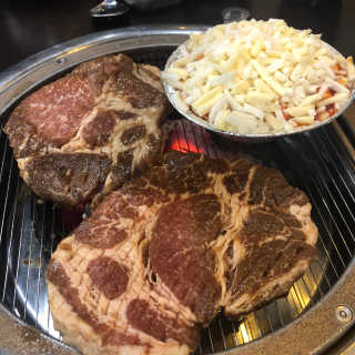 [두툼갈비] 두툼갈비 2인분 + 매콤치즈버섯 set — 4.5점을 준 리뷰어가 2018년 9월 올린 사용 사진