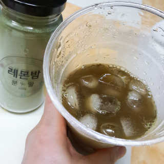 초능력 국내산 레몬밤 분말 — 4.5점을 준 리뷰어가 2019년 8월 올린 사용 사진