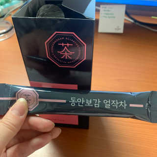 동안보감 얼작차 붓기를 빼주는 동안보감 한방 프리미엄 얼작차 — 5점을 준 리뷰어가 2019년 10월 올린 사용 사진