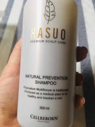 셀리본 하수오 내츄럴 프리벤션 탈모관리 샴푸 300ml — 4점을 준 리뷰어가 2019년 11월 올린 사용 사진