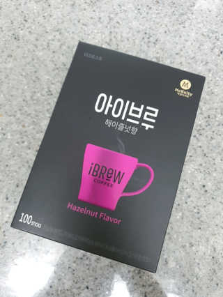 한국맥널티 아이브루 헤이즐넛향 100T — 5점을 준 리뷰어가 2019년 10월 올린 사용 사진